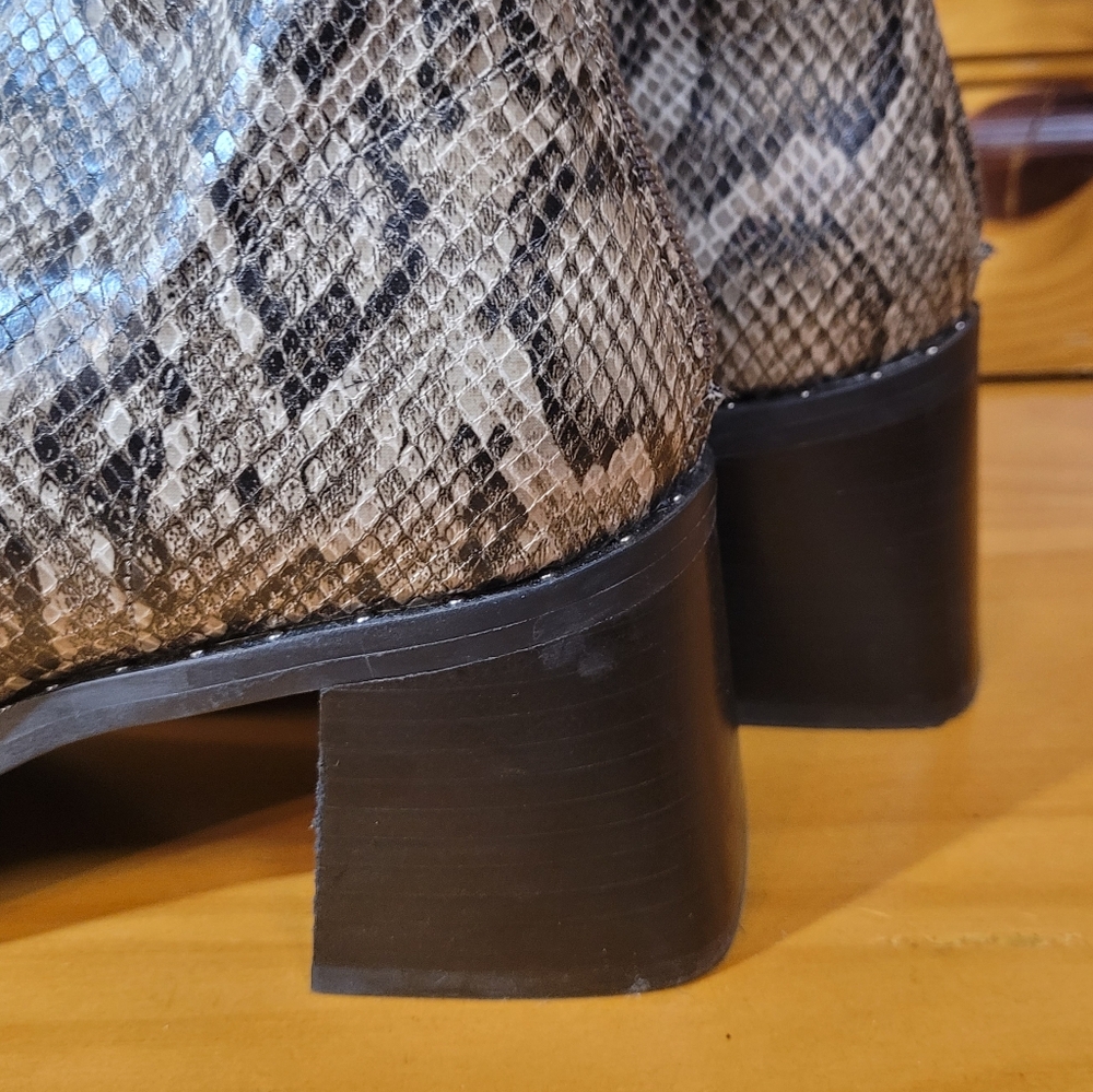 BOSS Python Print Fitted Ankle Boots - Picture 11 of 12